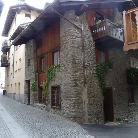 Casa Vacanza In Centro A La Salle Zewnętrze zdjęcie