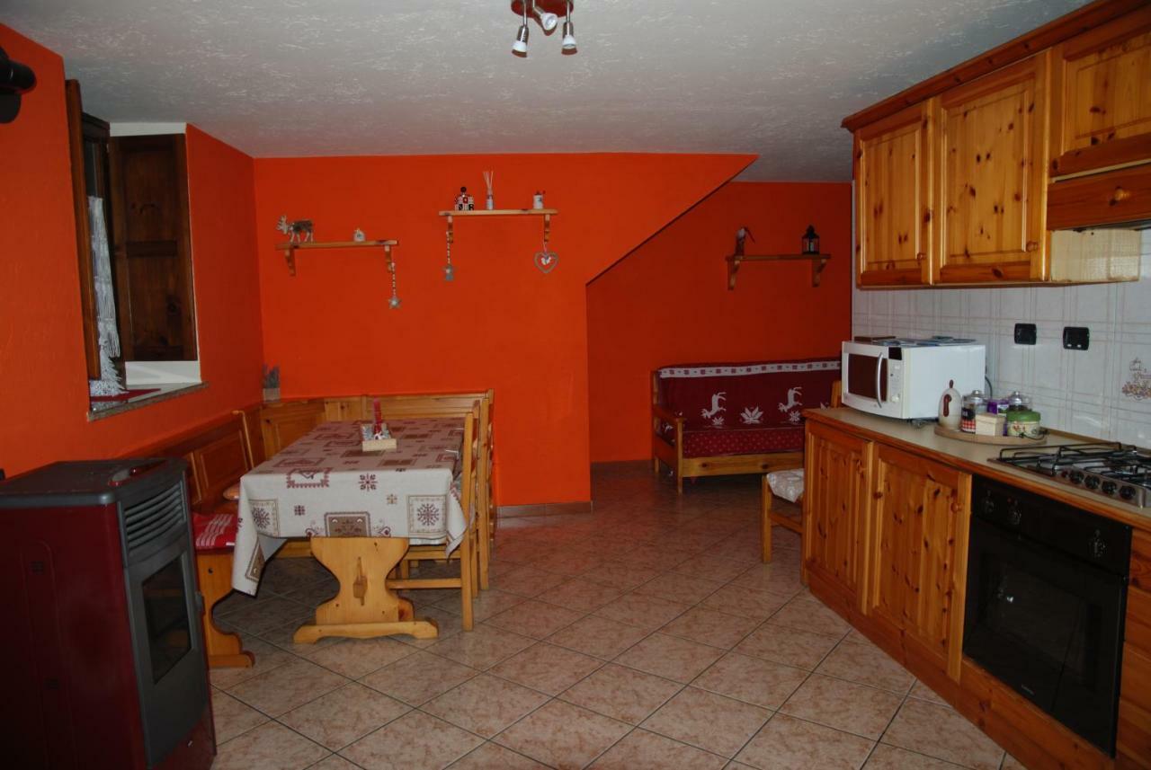Casa Vacanza In Centro A La Salle Zewnętrze zdjęcie